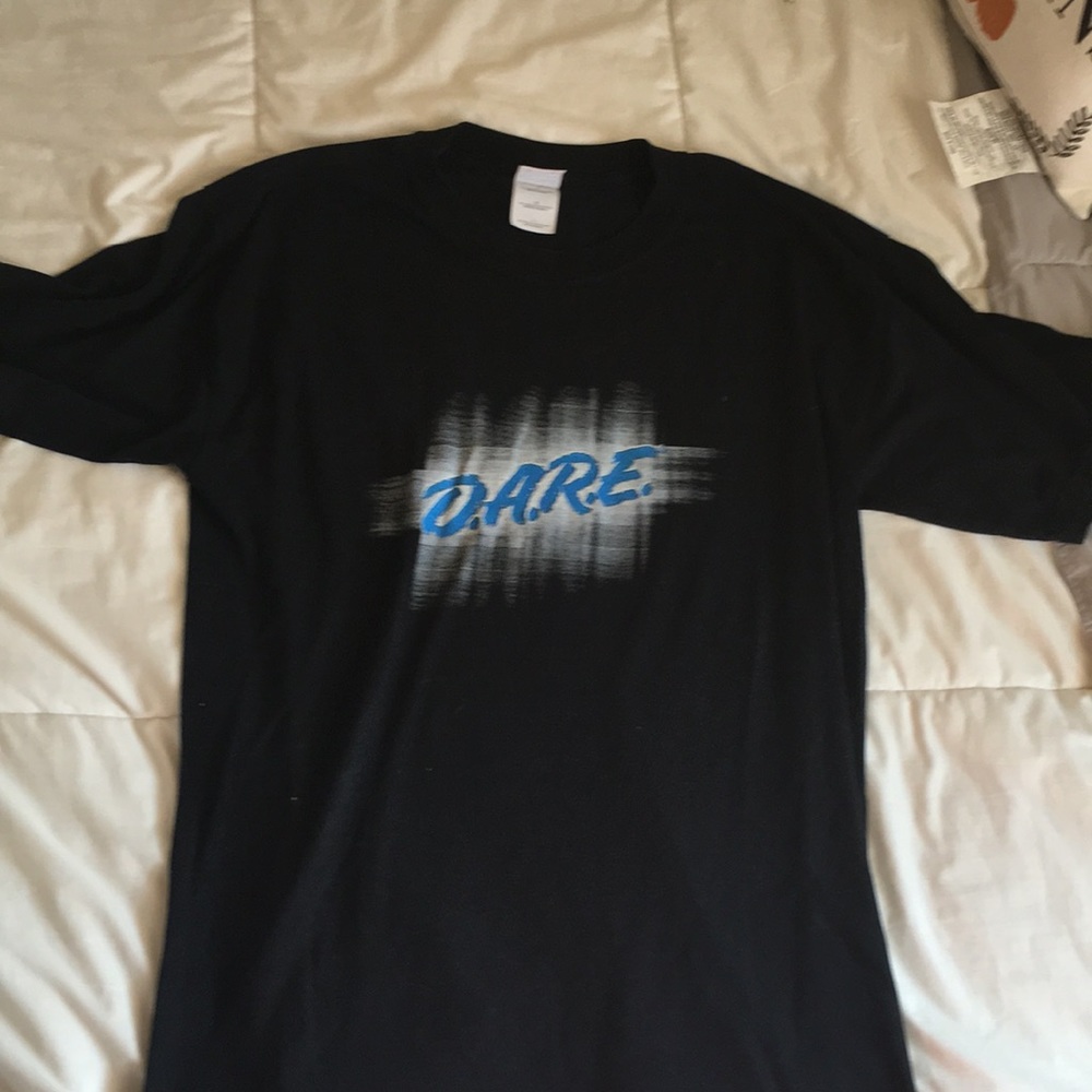 Bundle only** 90’s D.A.R.E black shirt